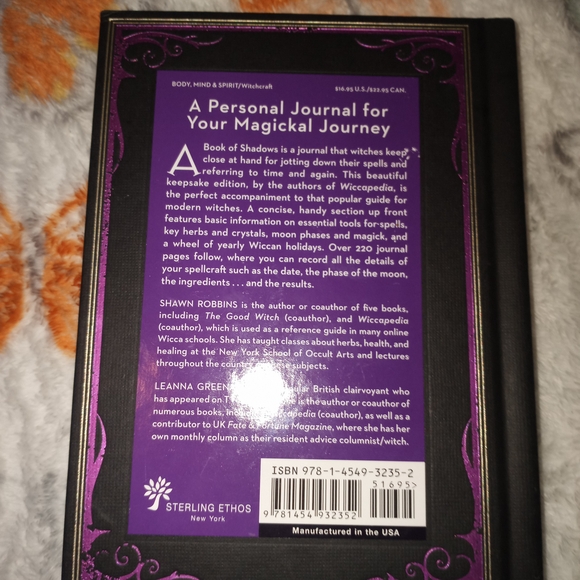 Wiccapedia hardcover book and journal set Shawn Robbins & Leanna Greenaway - Picture 5 of 7